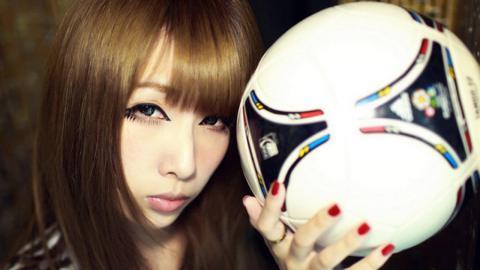 美女足球宝贝图片