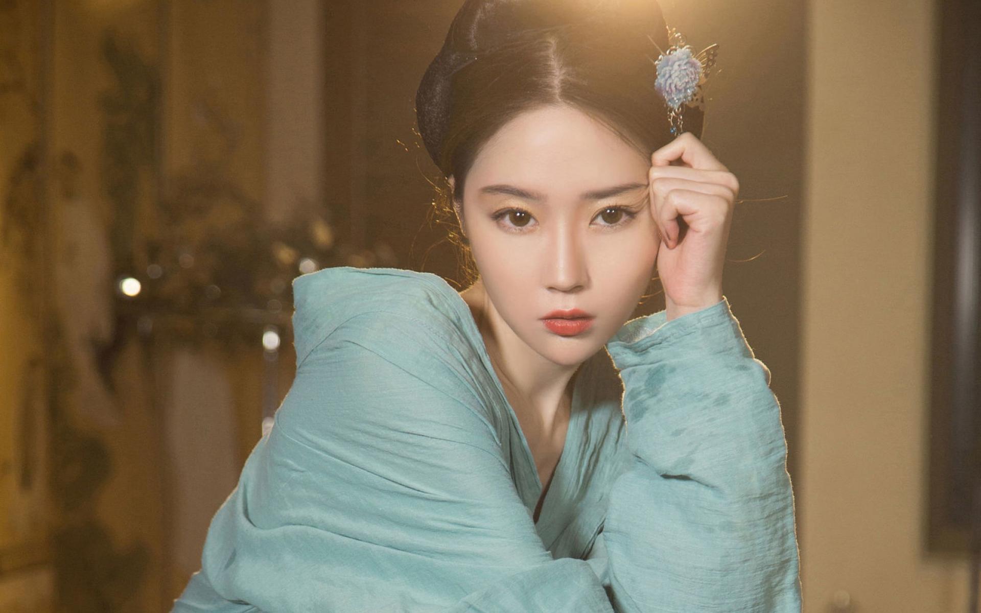 古装美女气质典雅迷人电脑桌面壁纸图片