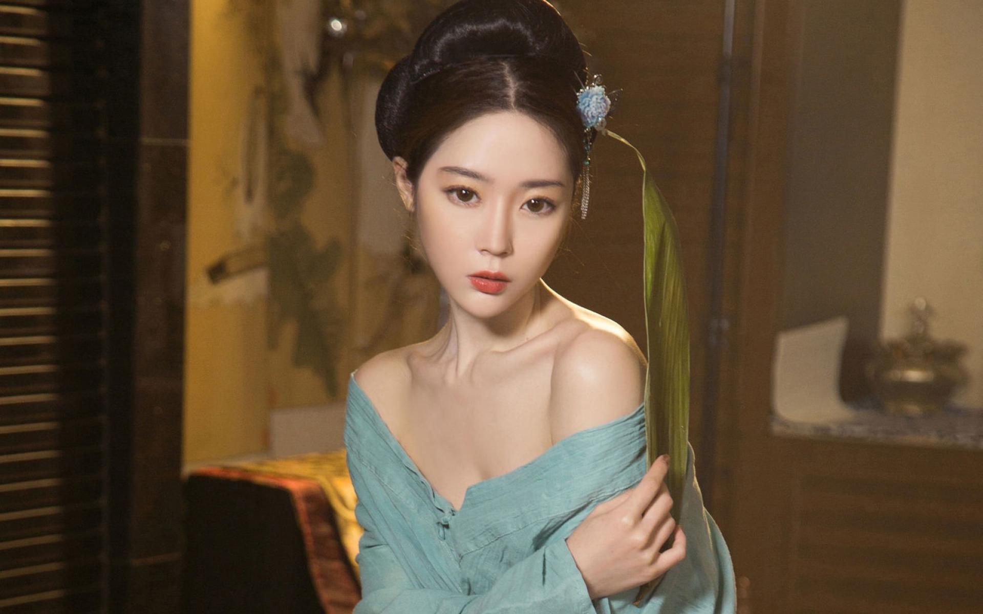 古装美女气质典雅迷人电脑桌面壁纸图片