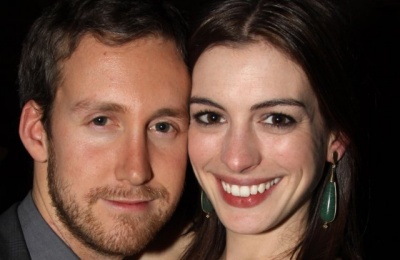 欧美情侣亲密拥抱合影图片大全