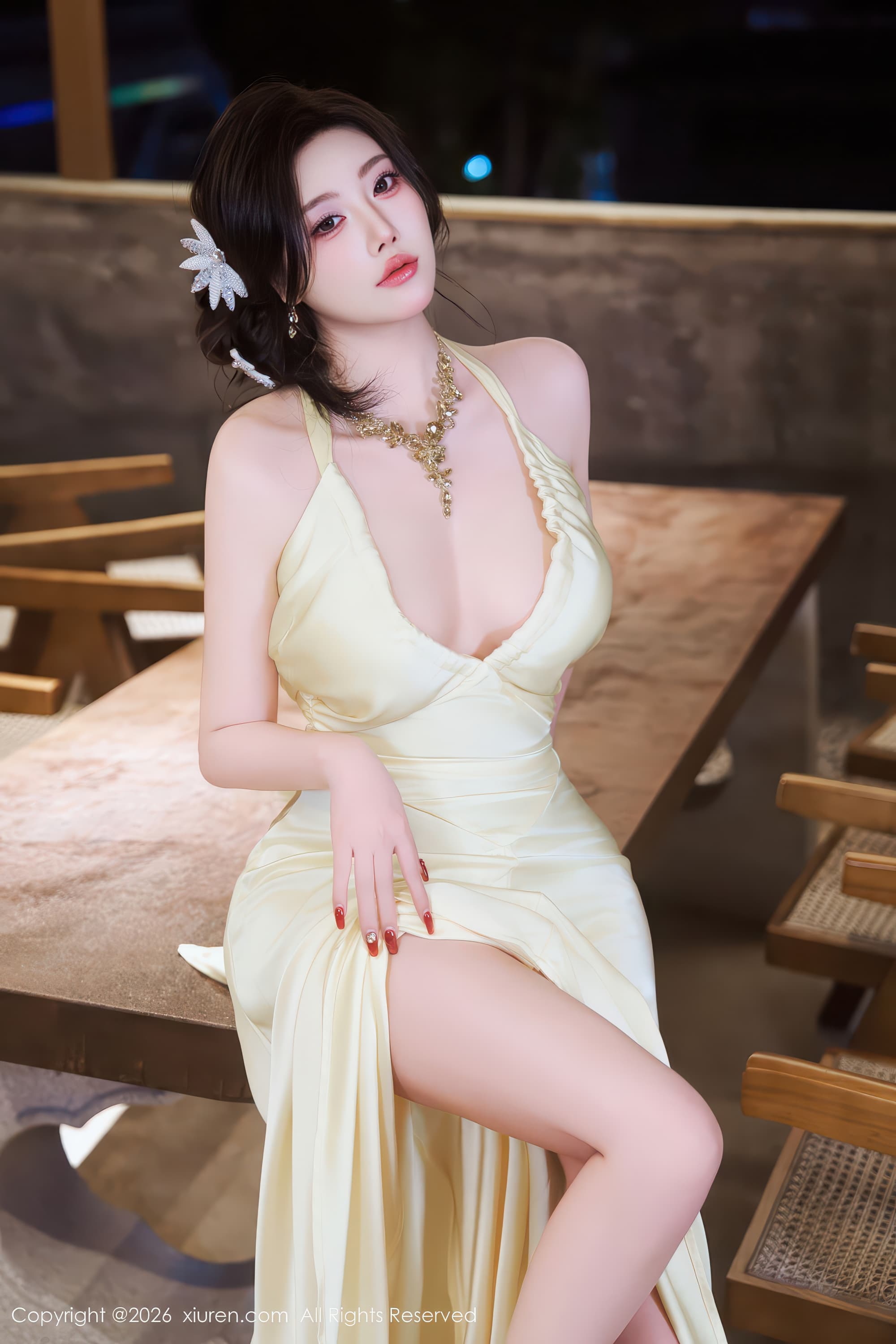 清纯少女风美女模特杨晨晨长礼服高清写真