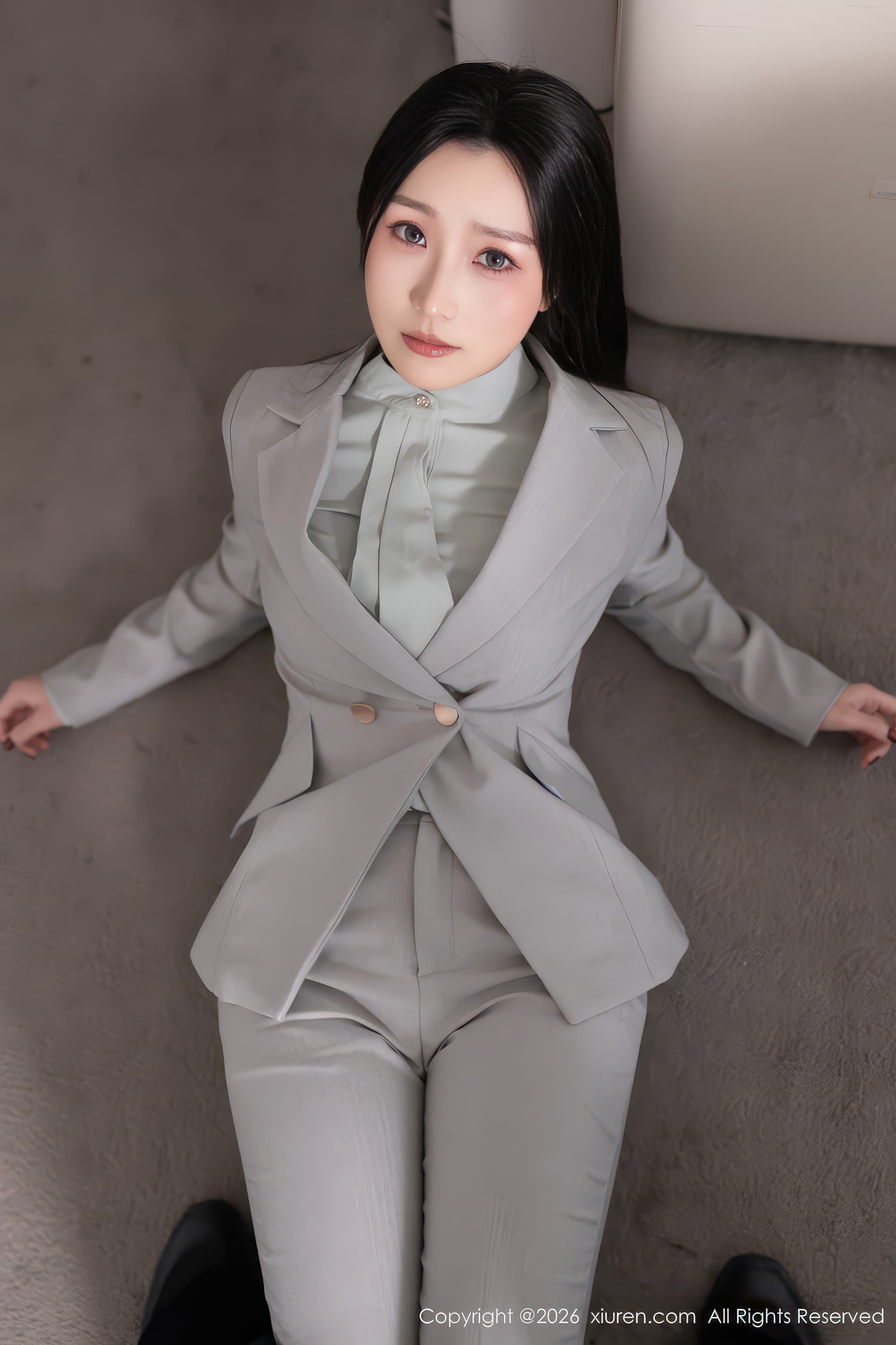 网络写真模特杏子Yada白色内衣翘臀高清图片