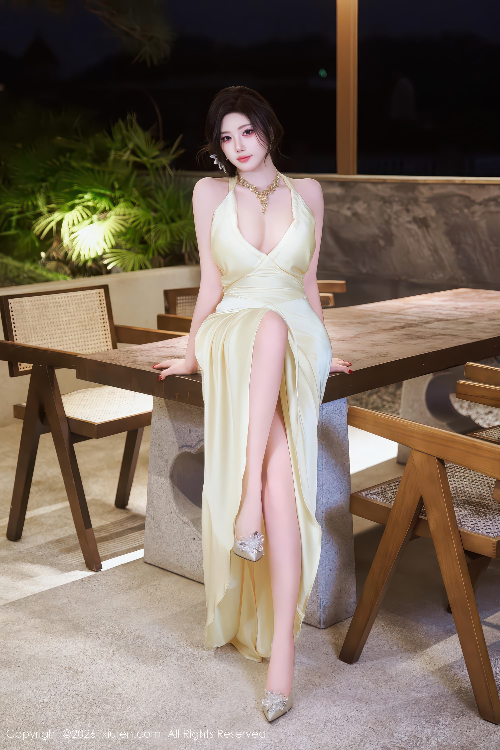 清纯少女风美女模特杨晨晨长礼服高清写真