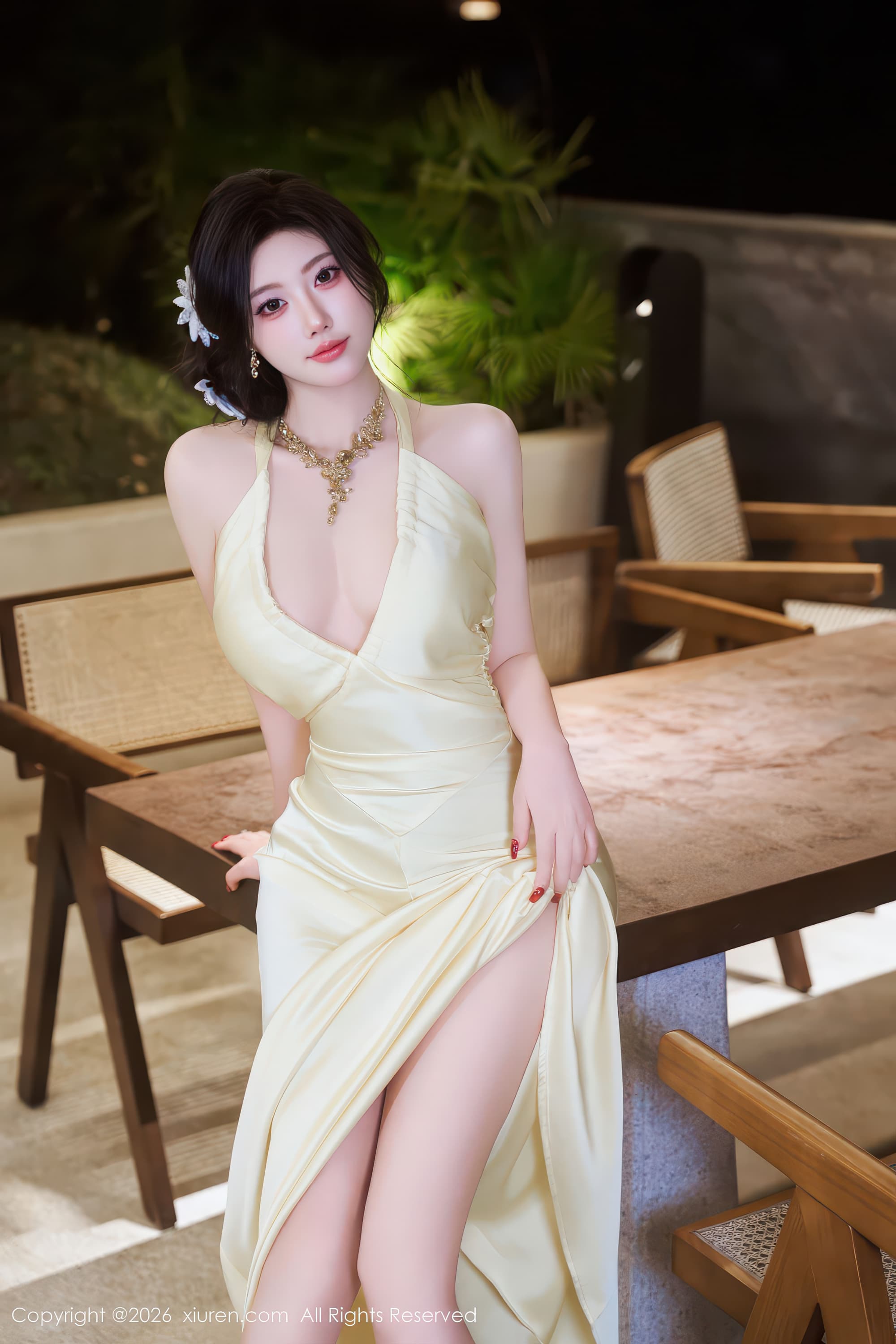 清纯少女风美女模特杨晨晨长礼服高清写真