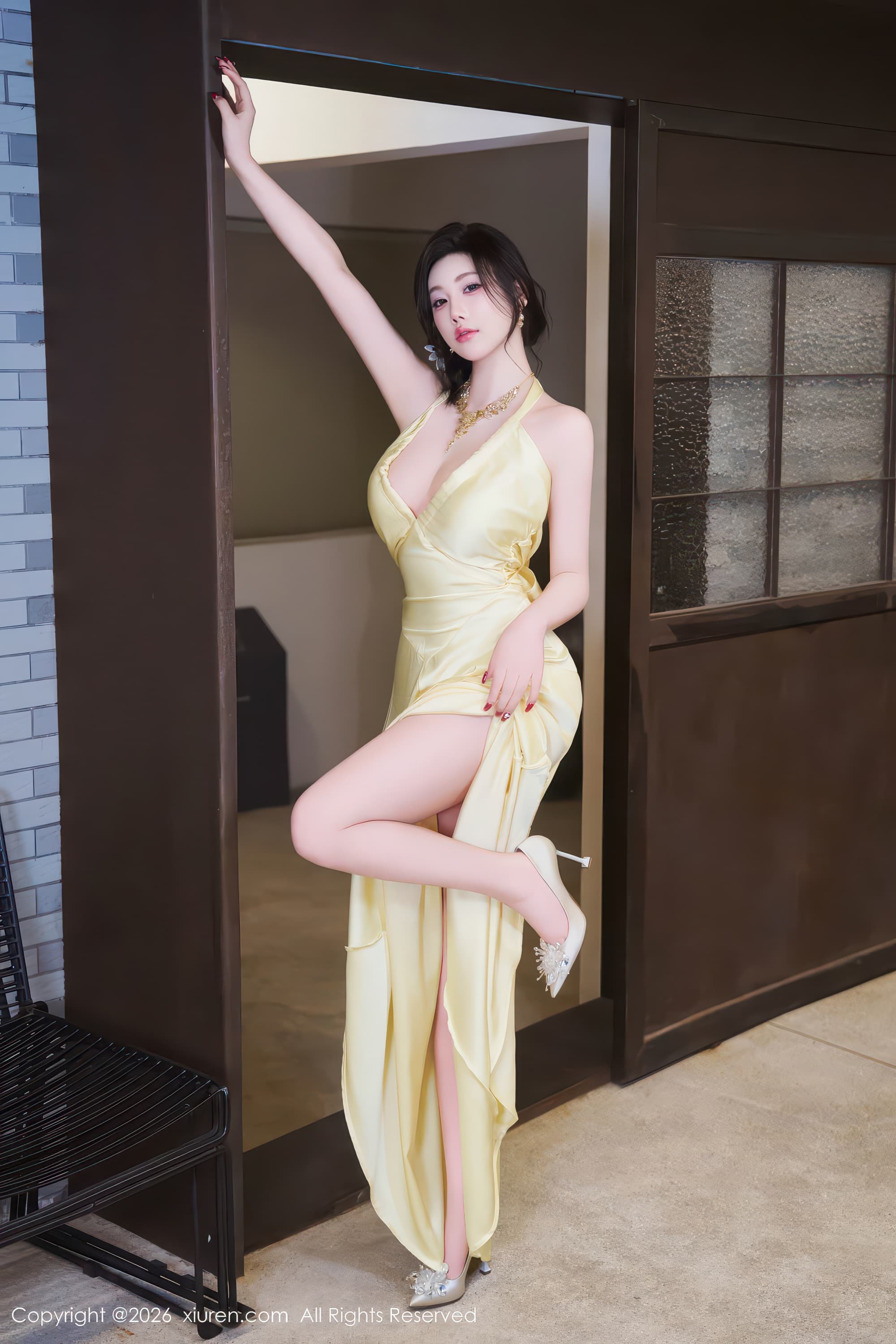 清纯少女风美女模特杨晨晨长礼服高清写真