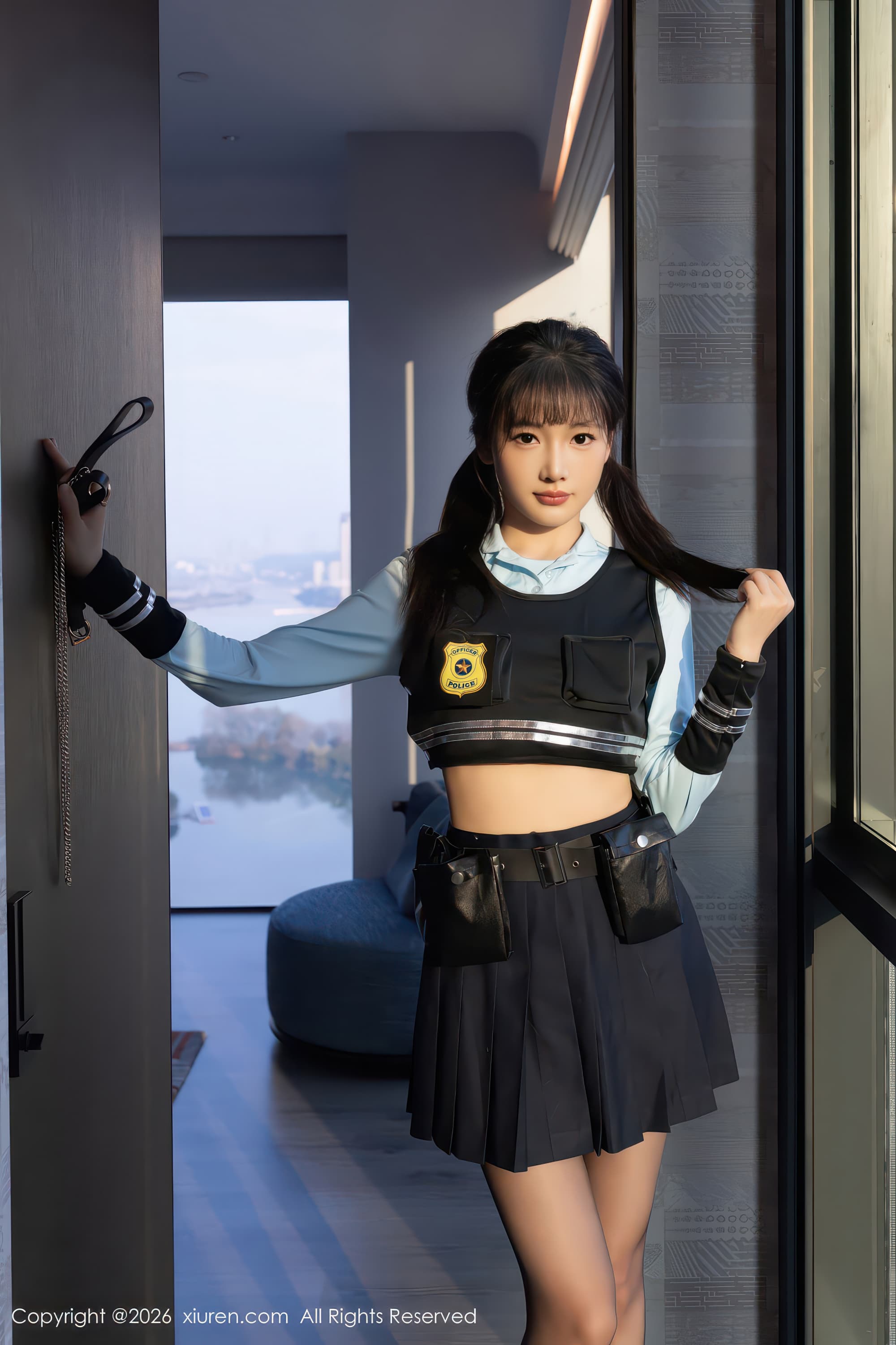 气质御姐模特陆萱萱短裙黑丝JK制服高清写真