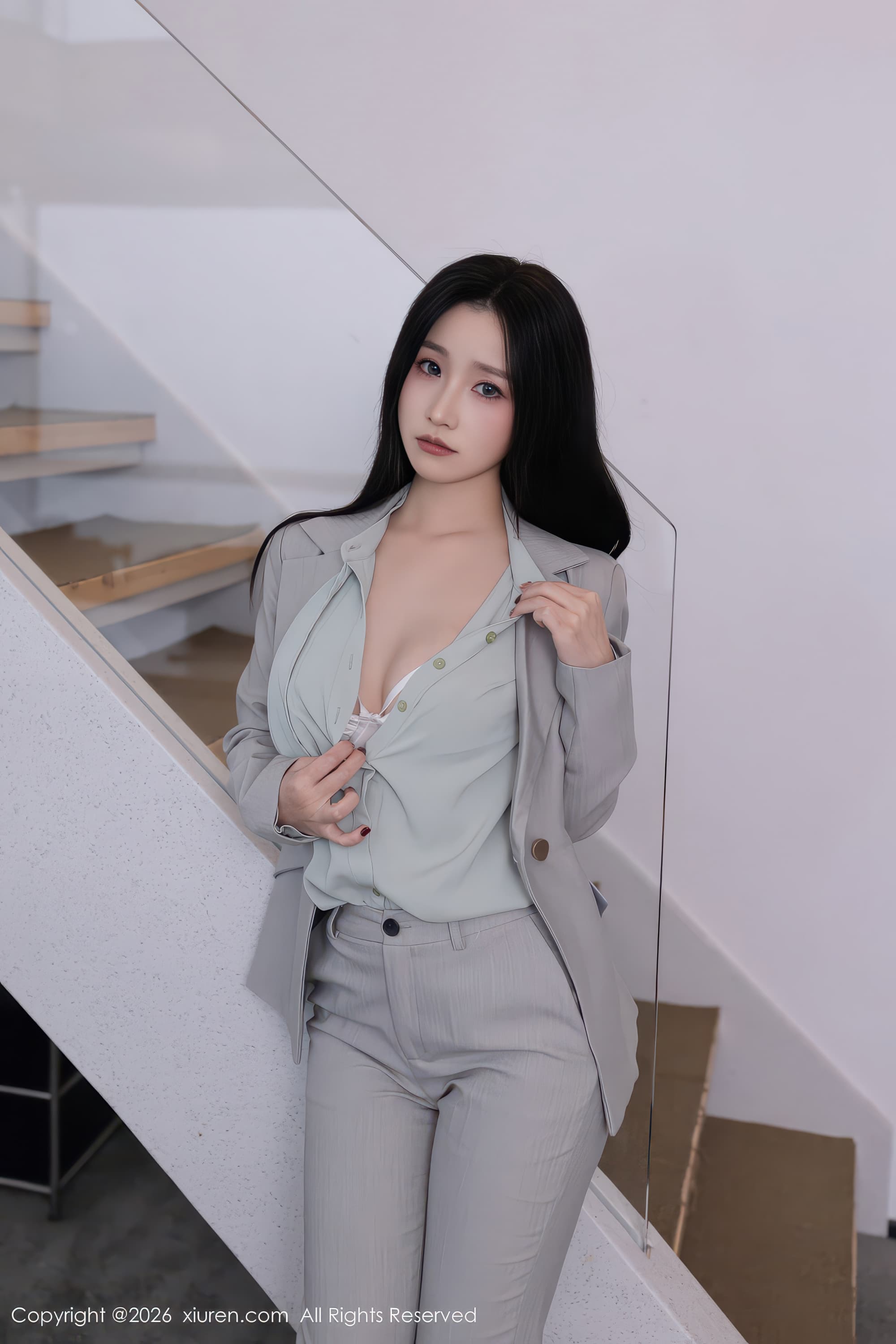 网络写真模特杏子Yada白色内衣翘臀高清图片