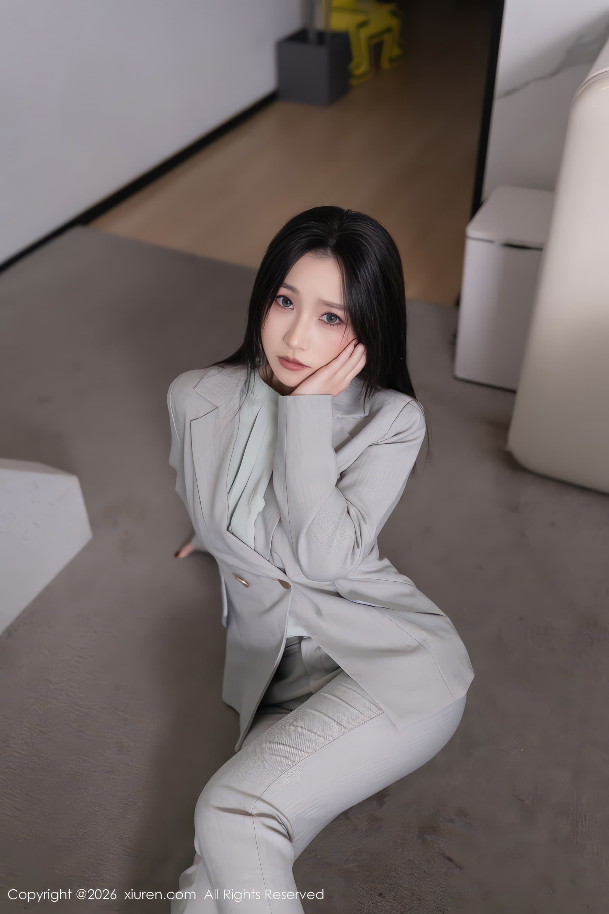 网络写真模特杏子Yada白色内衣翘臀高清图片