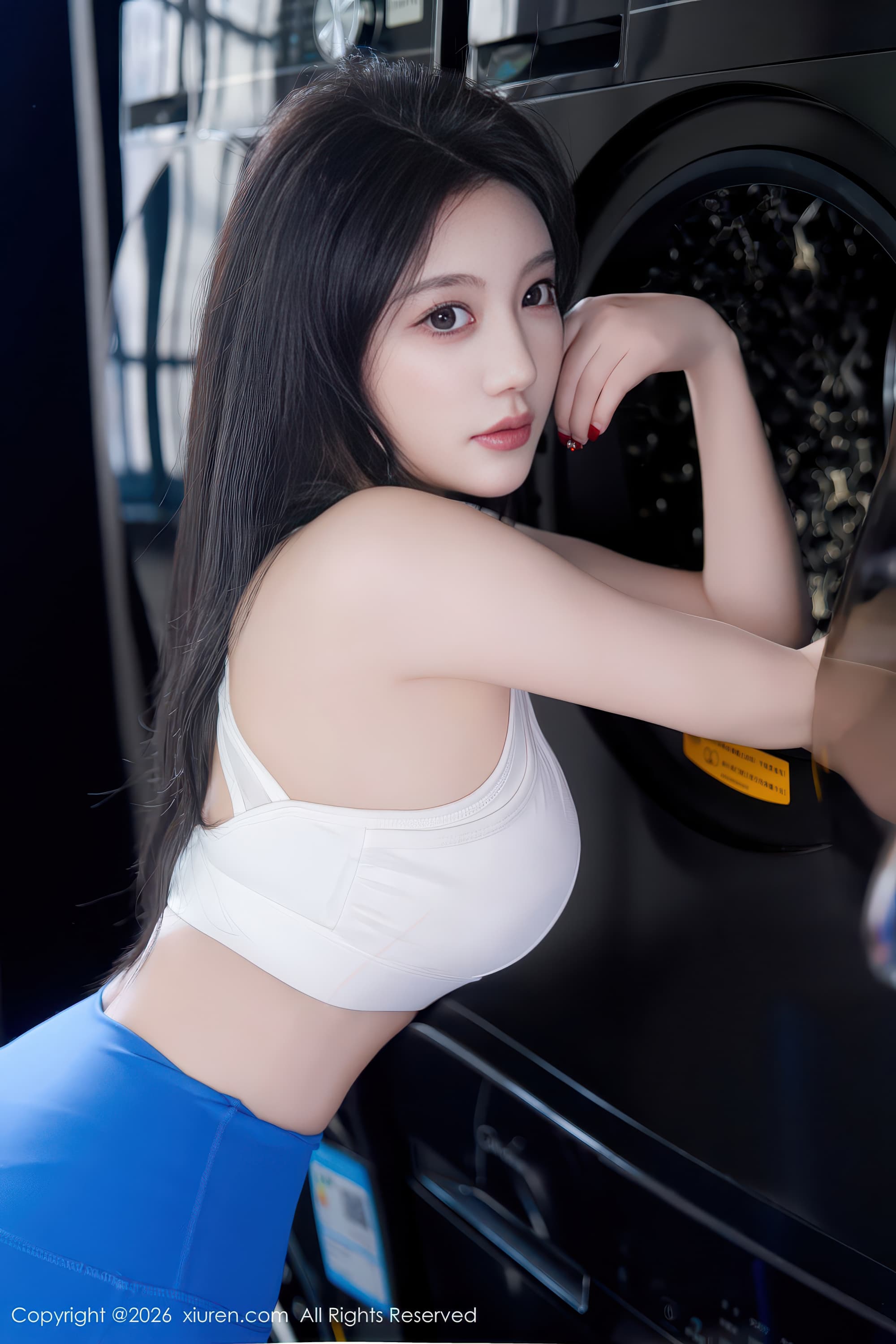 网红模特杨晨晨蓝色瑜伽裤健身房高清写真