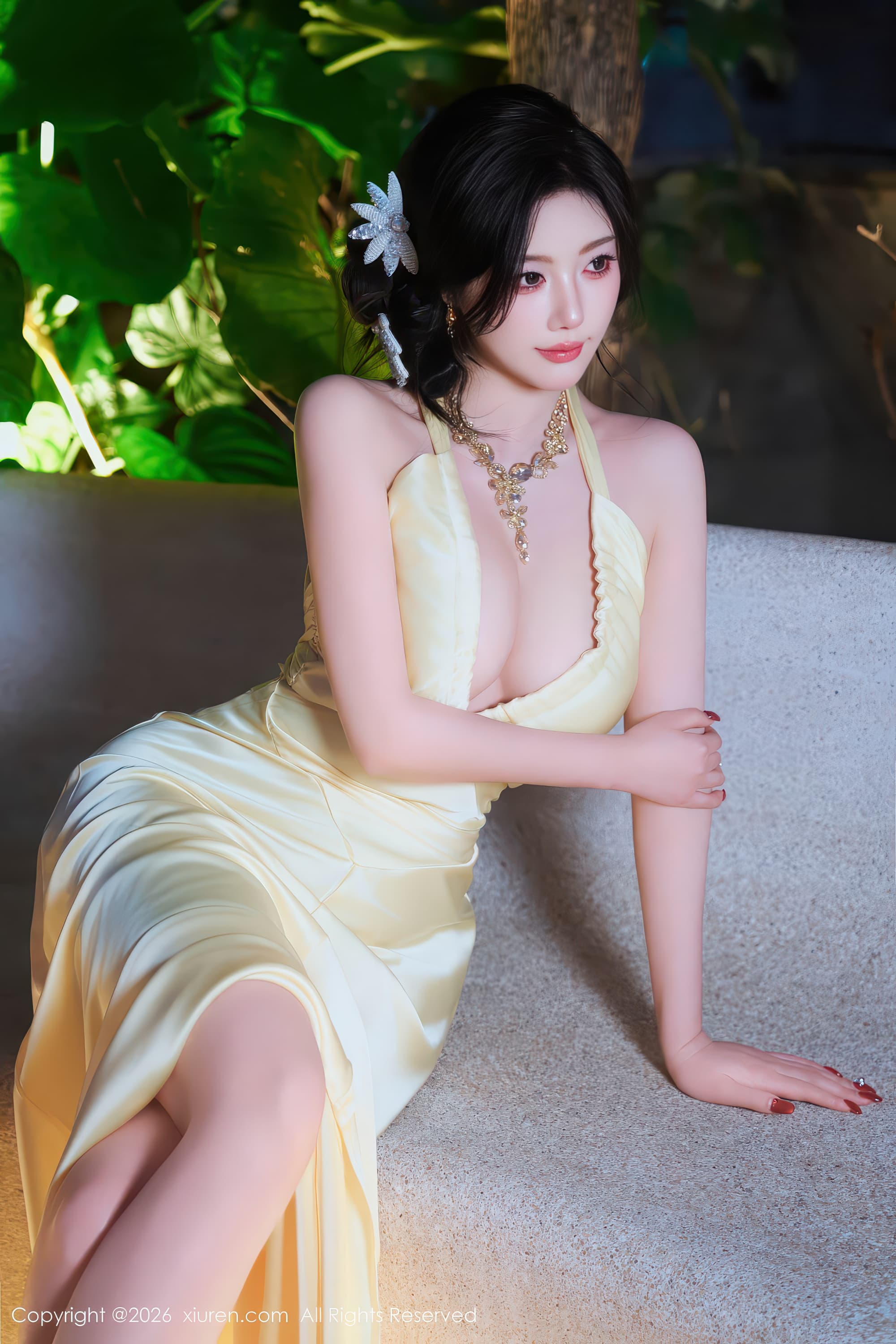 清纯少女风美女模特杨晨晨长礼服高清写真