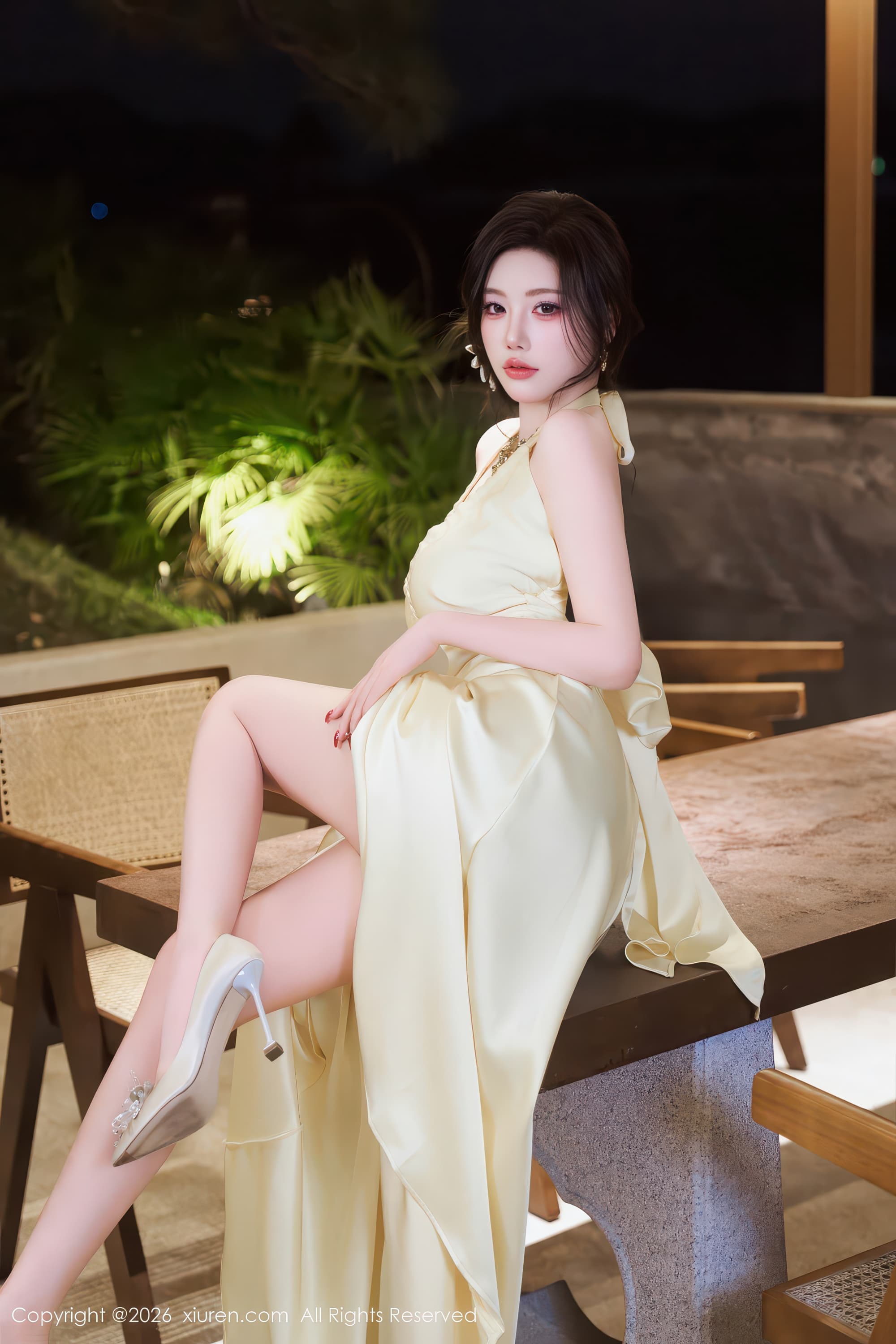 清纯少女风美女模特杨晨晨长礼服高清写真