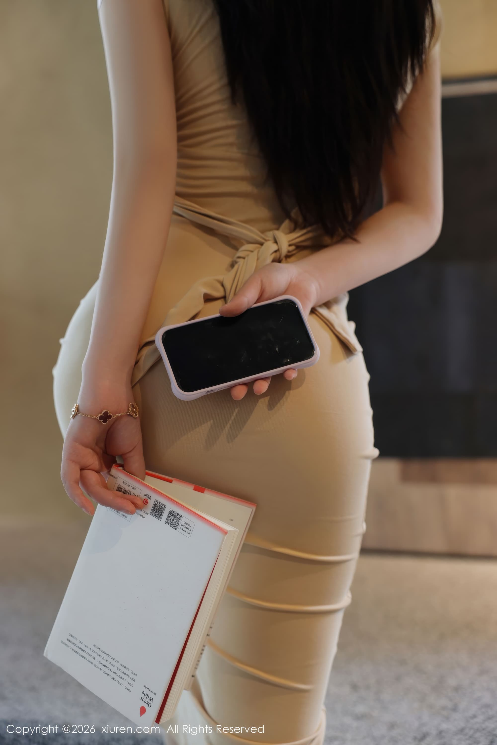 秀人网美女奶思兔肉嘟嘟可爱紧身裙丰满身材写真