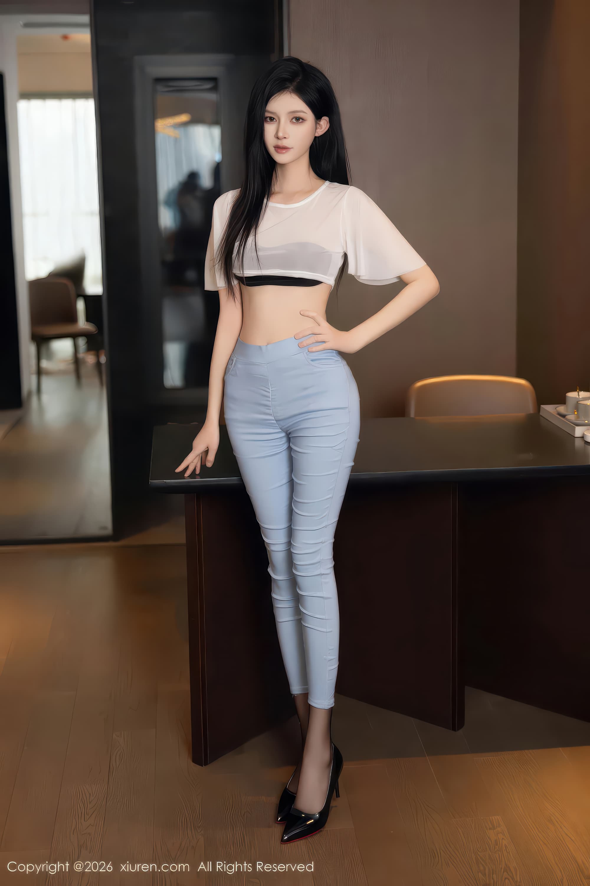 苗条女神沈如斯细腰美腿黑丝高清写真