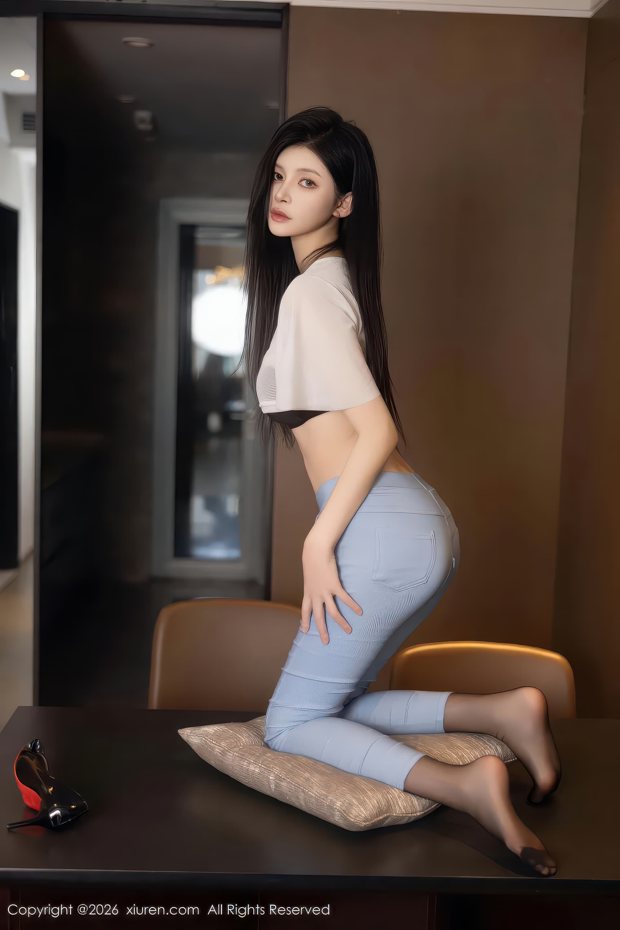 苗条女神沈如斯细腰美腿黑丝高清写真