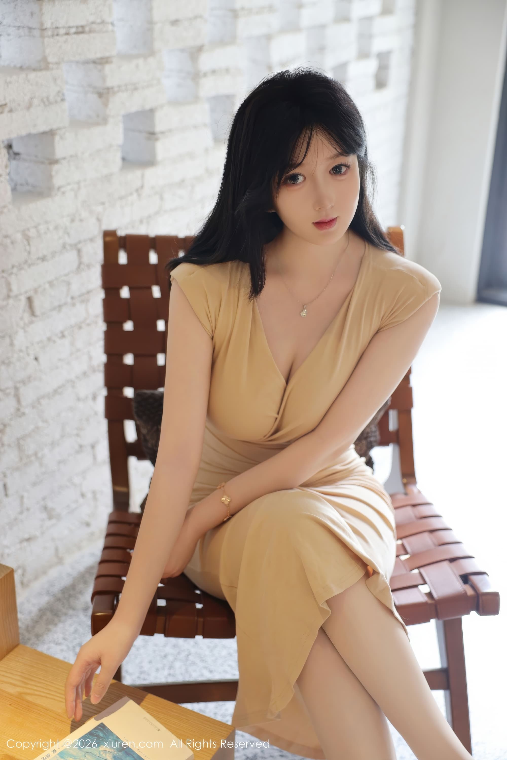 秀人网美女奶思兔肉嘟嘟可爱紧身裙丰满身材写真