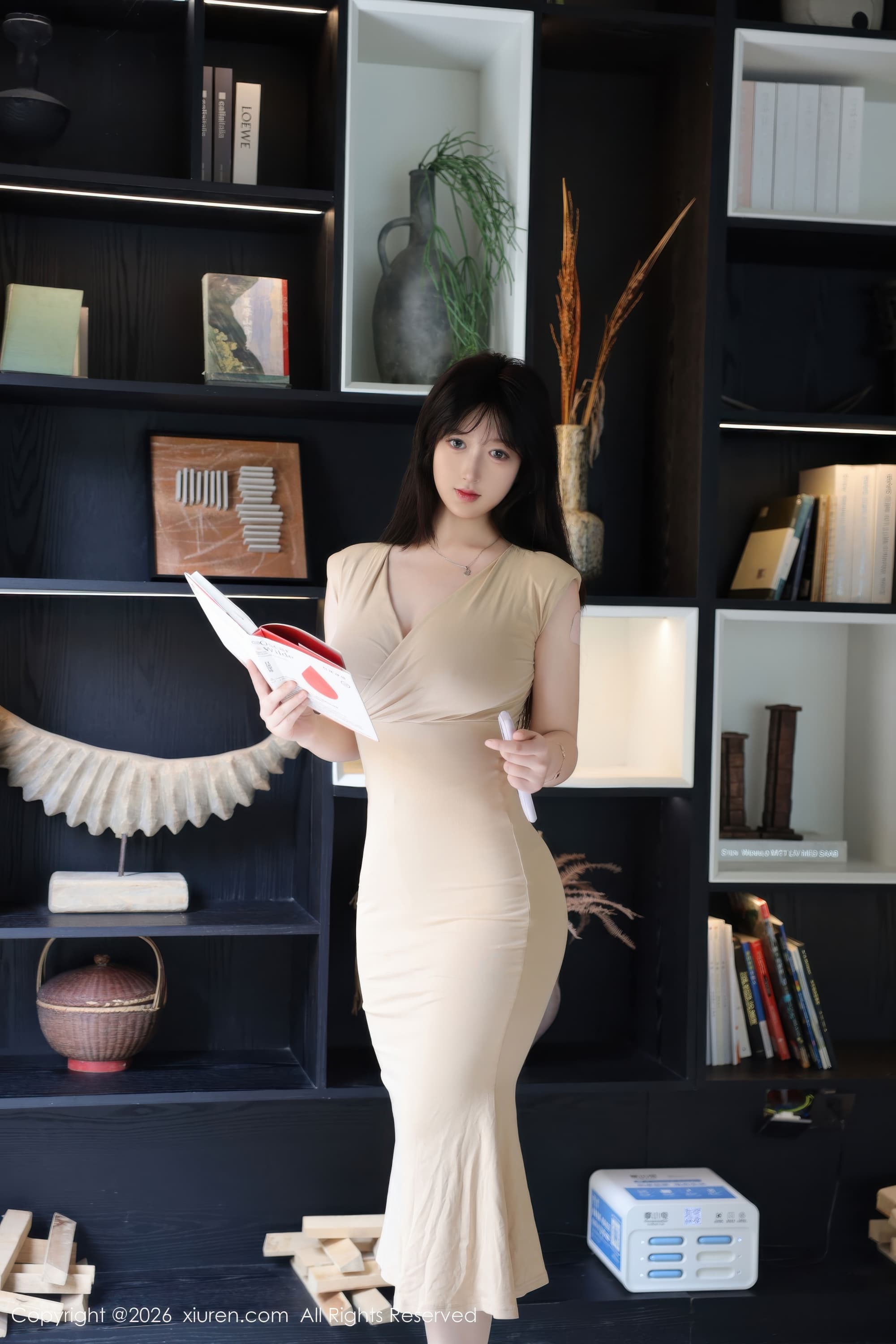 秀人网美女奶思兔肉嘟嘟可爱紧身裙丰满身材写真