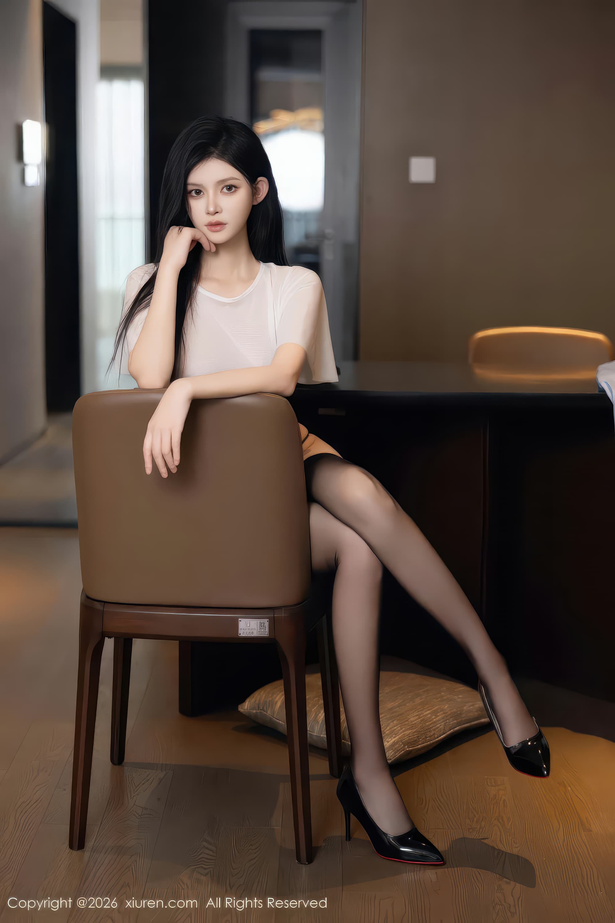 苗条女神沈如斯细腰美腿黑丝高清写真