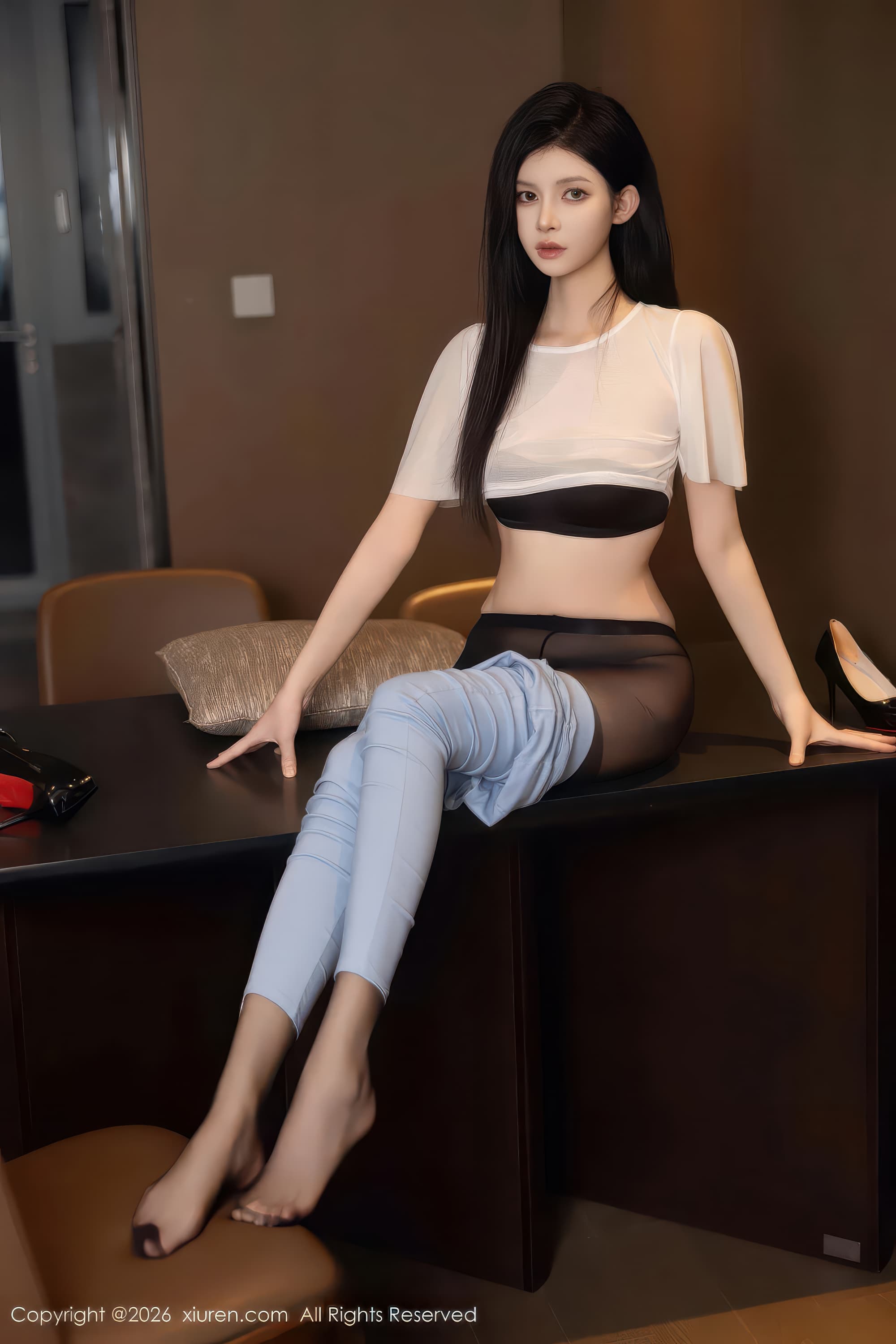 苗条女神沈如斯细腰美腿黑丝高清写真