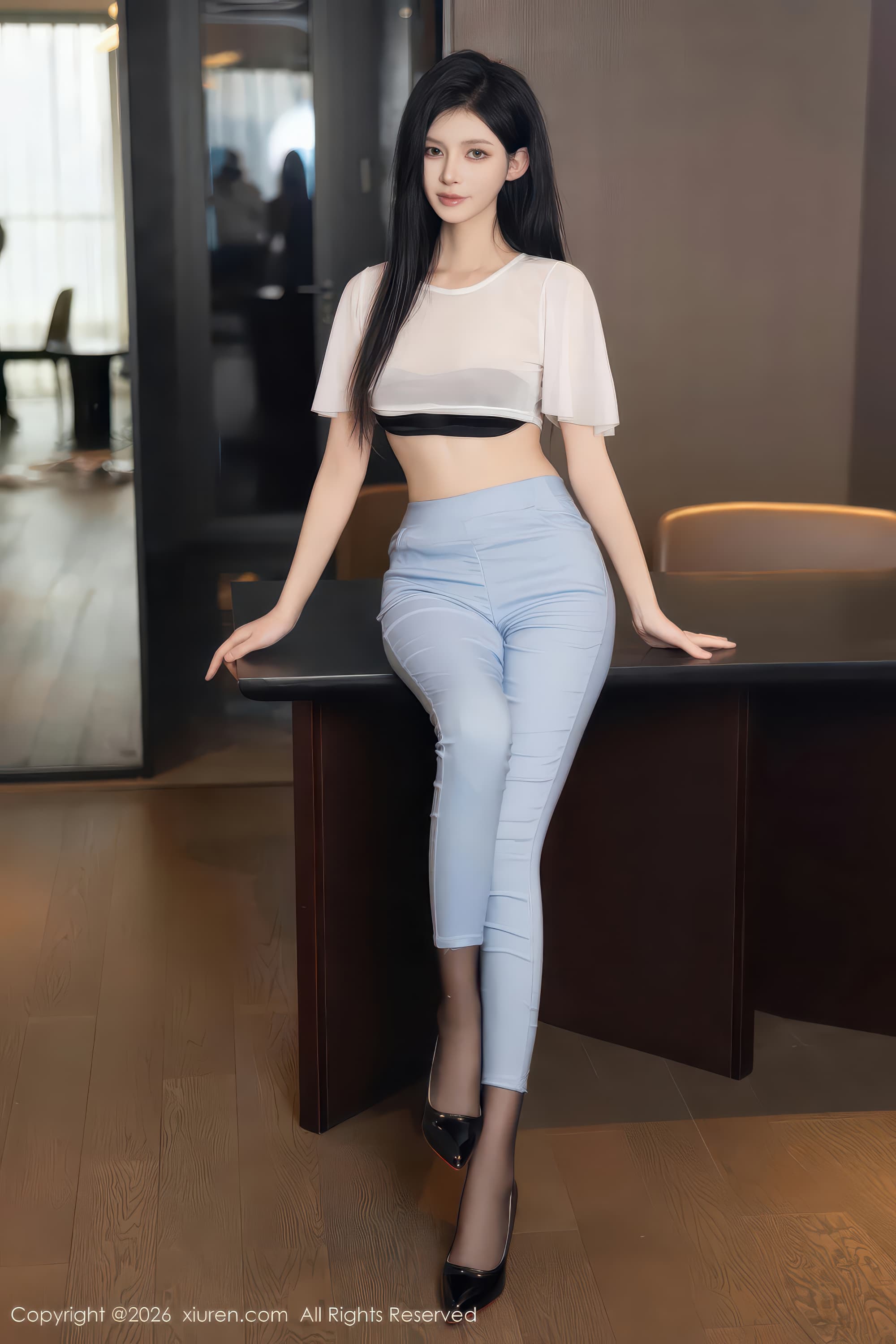 苗条女神沈如斯细腰美腿黑丝高清写真