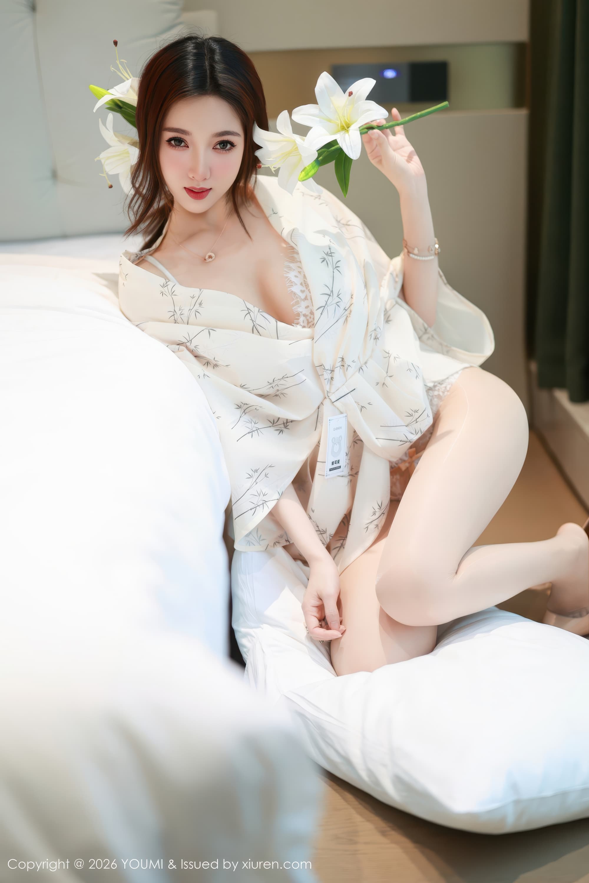 桃之夭夭双胞胎模特御姐Twins-桃桃白色气质长裙优雅纯欲写真