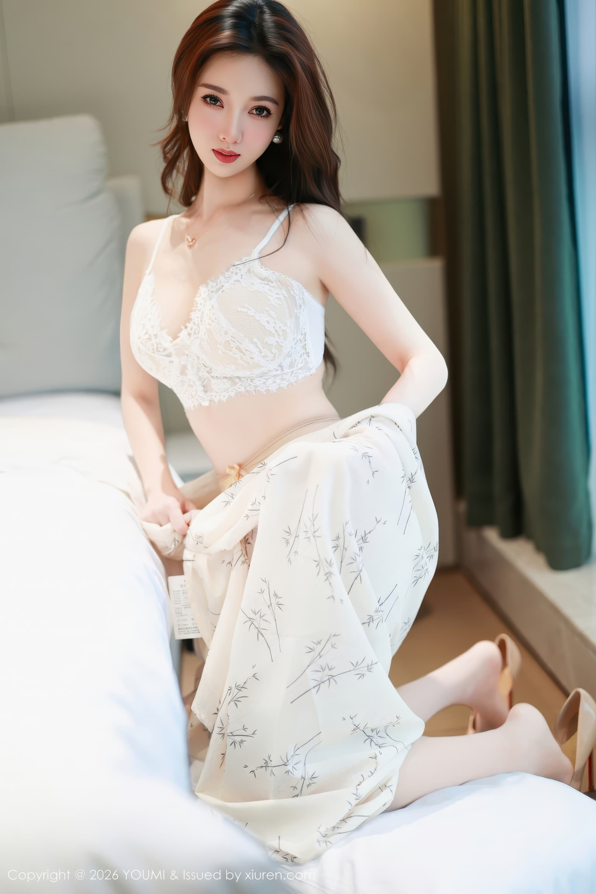 桃之夭夭双胞胎模特御姐Twins-桃桃白色气质长裙优雅纯欲写真
