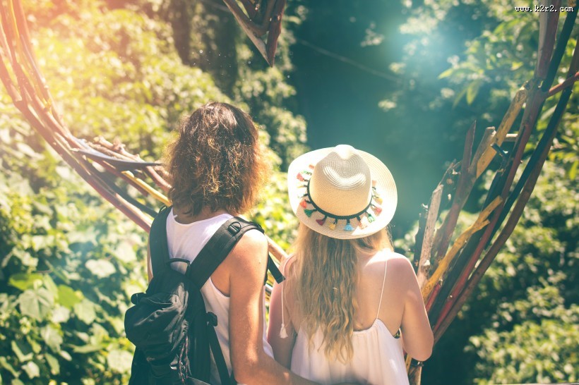 相爱的情侣图片