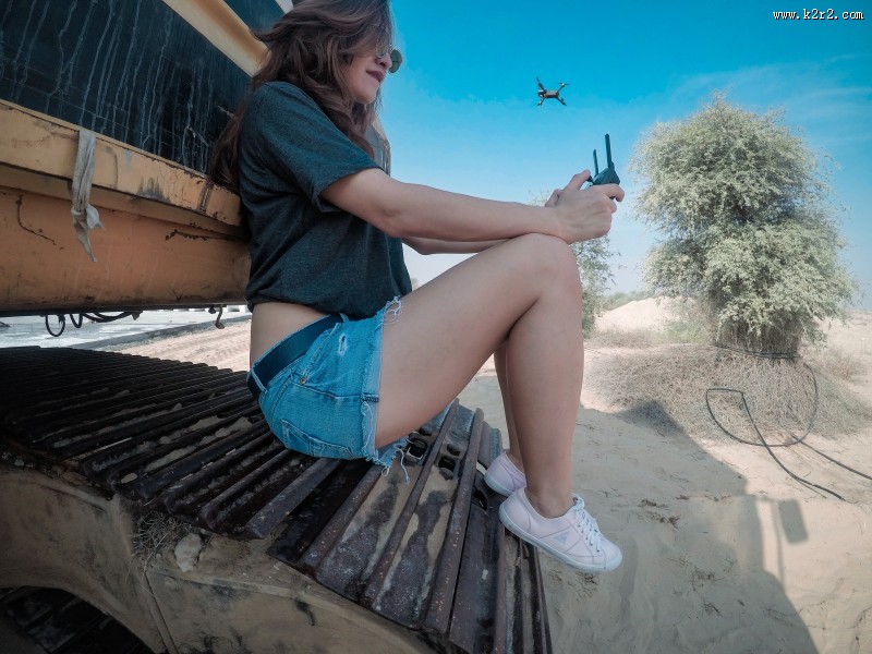 穿热裤的美女图片