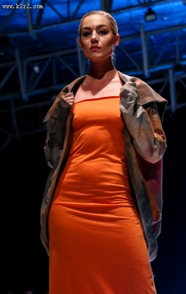 走秀的女模特图片大全