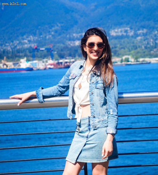 戴太阳镜的女模特图片大全