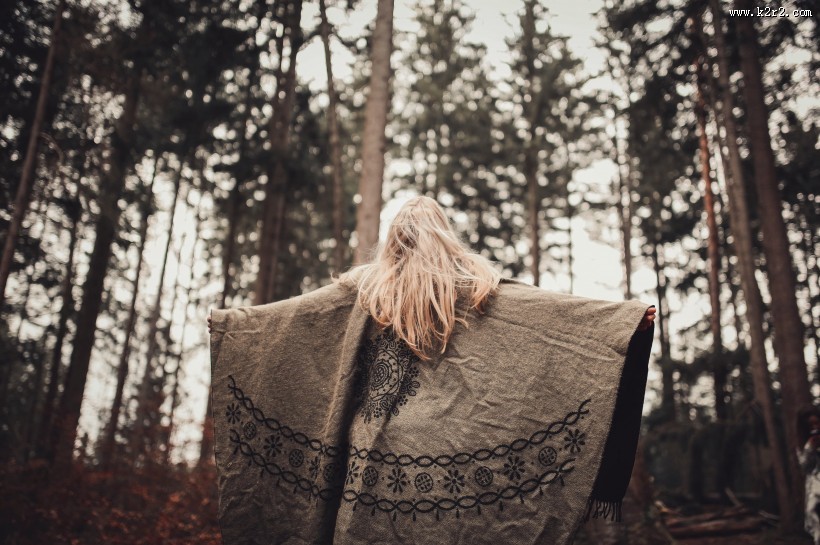 国外美女的背影图片