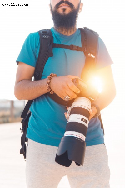 拿着相机的男士图片大全