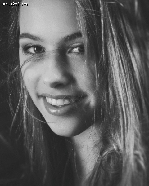 美女的黑白肖像摄影图片