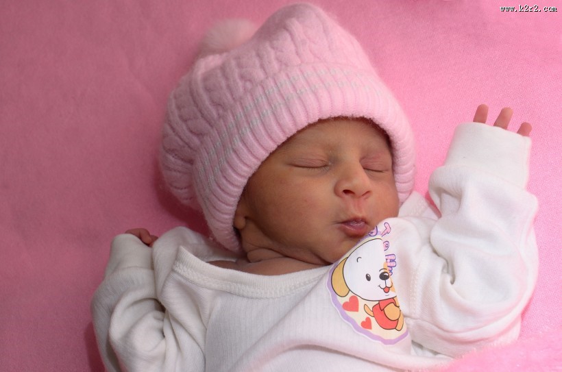 熟睡的婴儿图片