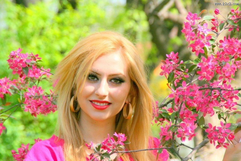 鲜花与美女图片大全