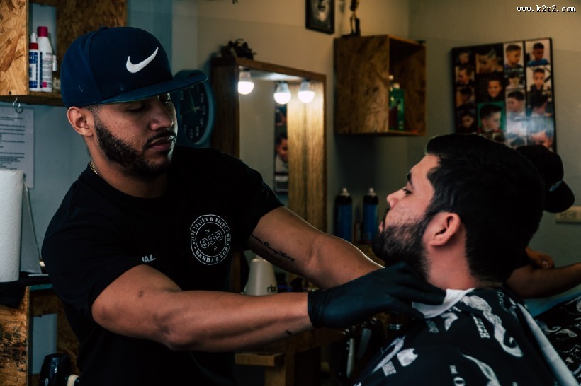 专业的理发师图片