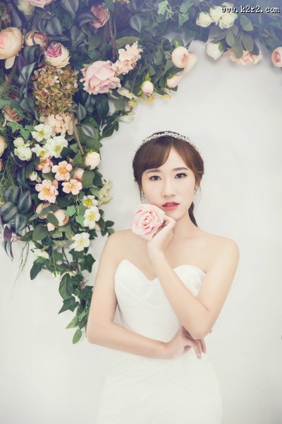 穿婚纱的新娘图片大全