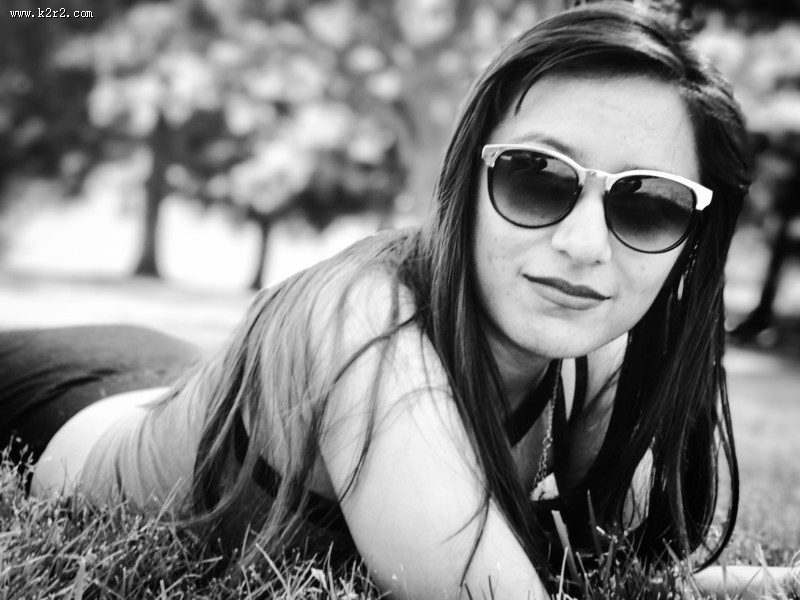 戴着墨镜的美女图片