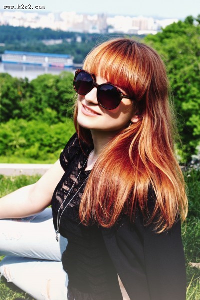 戴着墨镜的美女图片