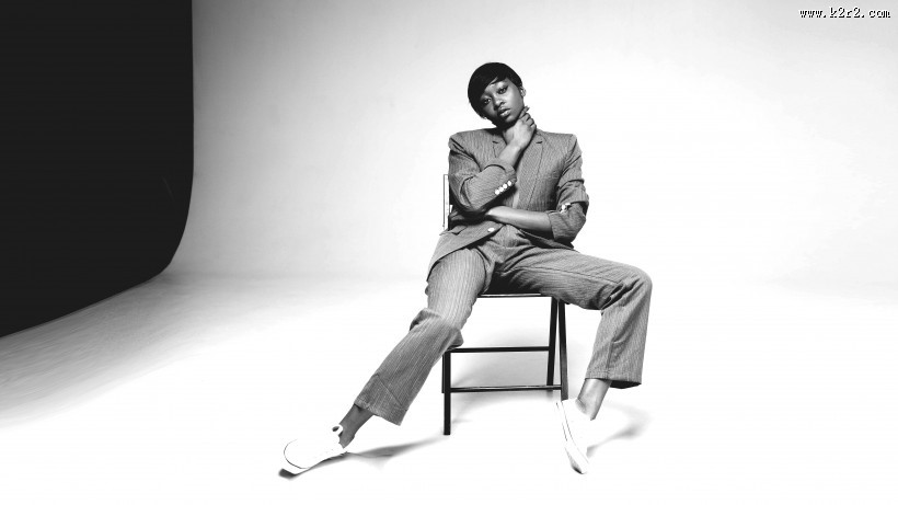 穿西装的女模特图片大全