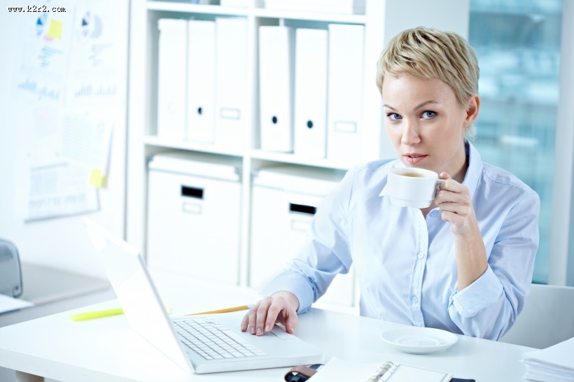 辛苦工作的白领丽人图片大全