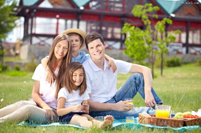 幸福美满的家庭图片