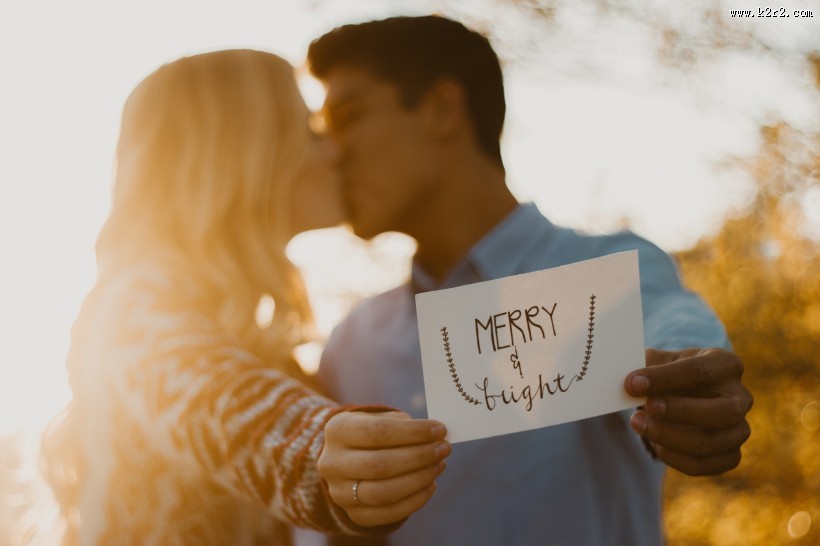 正在亲吻的恋人图片大全