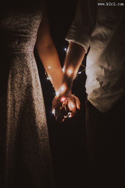 拉着手的情侣图片大全