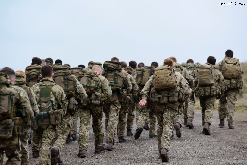 英勇的士兵图片