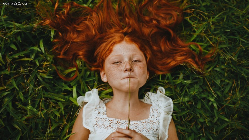 漂亮的金发女孩图片