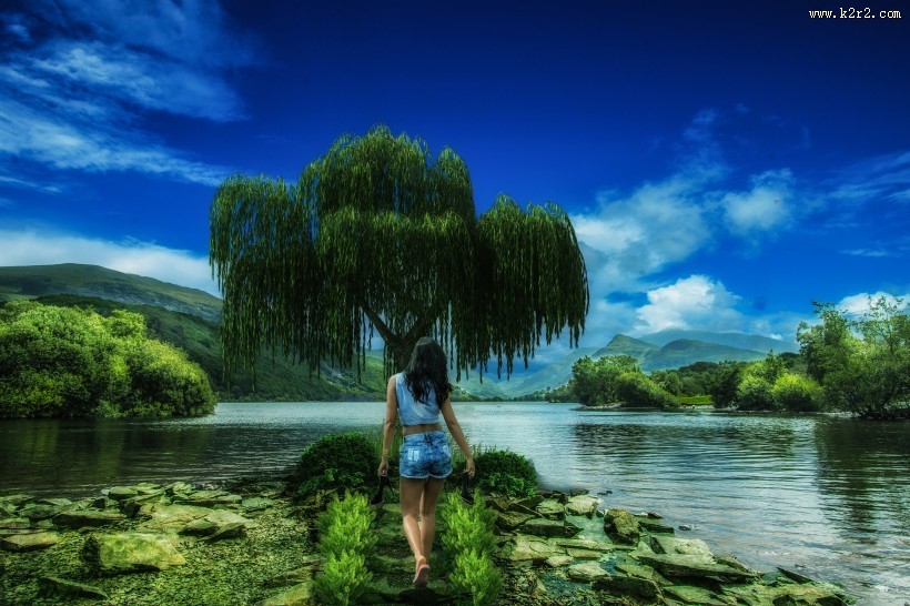 湖边的美女图片