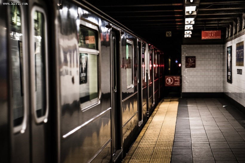 人来人往的地铁站图片大全