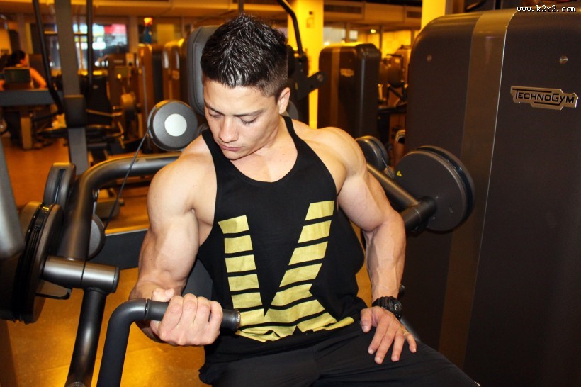 肌肉健硕的男人图片大全