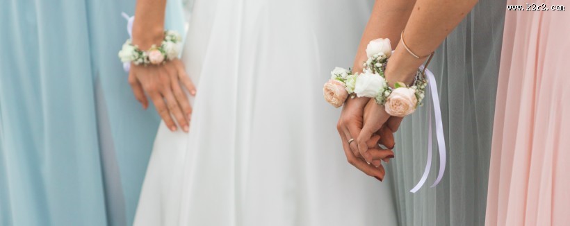 穿着婚纱的美丽新娘图片