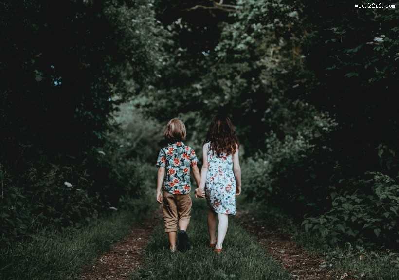 人物背影的图片